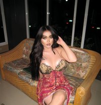 Benz Mercedes - Transsexual escort in Jeddah Photo 1 of 6