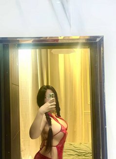 Benz Nattinasar - Transsexual escort in Jeddah Photo 5 of 8