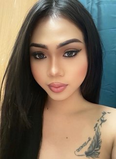 Benz sexy VIP service - Transsexual escort in Muscat Photo 5 of 7