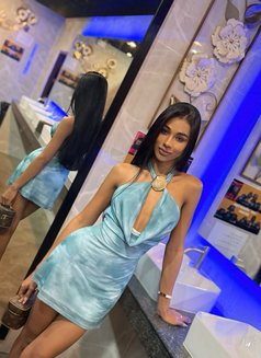 Benz - Transsexual dominatrix in Phuket Photo 28 of 30