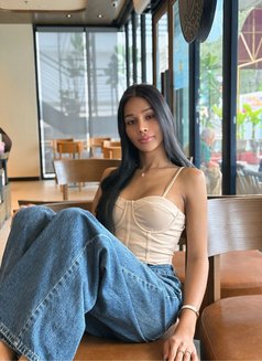 Benz - Transsexual dominatrix in Phuket Photo 29 of 30