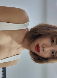 Benzladyboyhf - Transsexual escort in Bangkok Photo 2 of 2