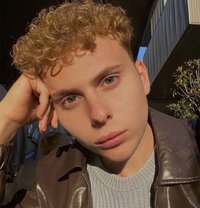 Berk - Acompañantes masculino in Riyadh Photo 2 of 6