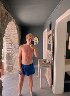 Berk - Acompañantes masculino in Riyadh Photo 3 of 6