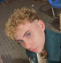 Berk - Acompañantes masculino in Riyadh Photo 5 of 6