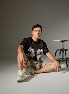 Berkay_bbk - Male escort in Antalya Photo 7 of 14