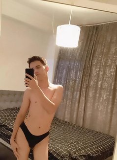 Berkay - Male escort in İstanbul Photo 4 of 7