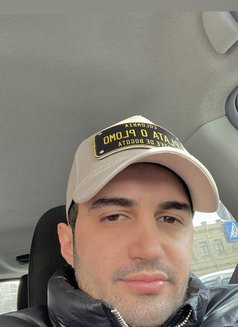 Berknow - Male escort in Baku Photo 15 of 19