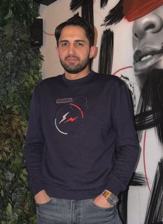 Berknow - Male escort in Baku Photo 12 of 15