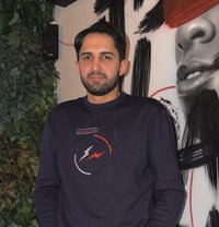 Berknow - Male escort in Baku