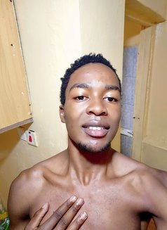 Berry - Male escort in Nairobi Photo 1 of 9