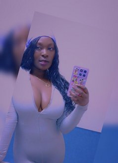 Berry - puta in Riyadh Photo 1 of 7