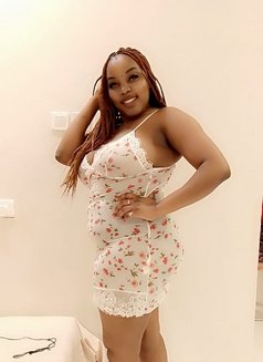 Berry - puta in Riyadh Photo 4 of 8