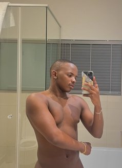 Berryi - Male escort in Al Manama Photo 2 of 2