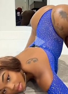 Berrylyn - puta in Abidjan Photo 1 of 4