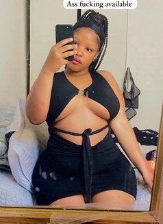 Bery - escort in Muscat Photo 1 of 2