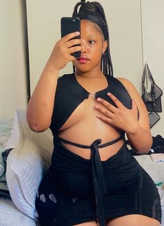 Bery - escort in Muscat Photo 2 of 2