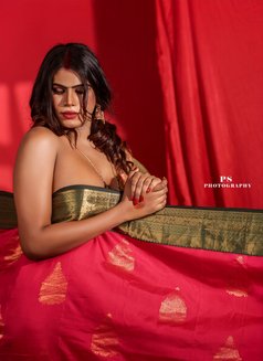 Bessy queen mynaa - Transsexual escort in Chennai Photo 4 of 6