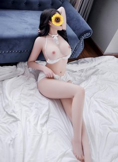 Best and Full Service - escort in Singapore Photo 3 of 5