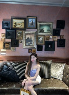 BEST BITS OFa WIFE W/O MESS'N YO LIFE - Transsexual escort in Bangkok Photo 30 of 30