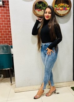 Poonam Escort Service and Call Girl Serv - Agencia de putas in Faridabad Photo 1 of 3