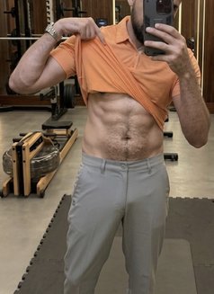 Best Dubai Couple (European/arab) - Intérprete masculino de adultos in Dubai Photo 3 of 4