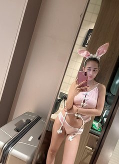 BEST FUN PARTY GIRL - escort in Hong Kong Photo 2 of 4