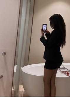Best Himanshi - escort in Mumbai Photo 1 of 1