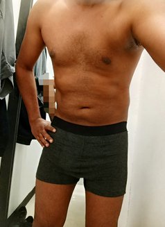 Best independent Massage Escorts - Male escort in Colombo Photo 29 of 30