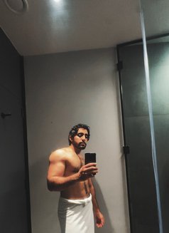 Best Kisser in Town(strictly women Only) - Acompañantes masculino in Dubai Photo 2 of 2