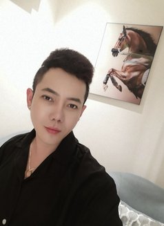 Best Masseur_أفضل مدلك - Male escort in Dubai Photo 5 of 6