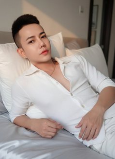 AlexAsianBoy_أفضل مدلك في المدين - Male escort in Dubai Photo 1 of 5