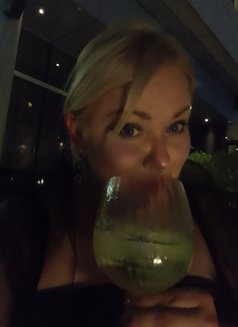 BEST PROFESSIONAL MASSAGE - masseuse in Abu Dhabi Photo 17 of 17