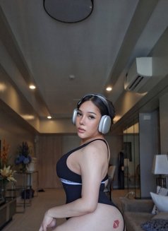 BEST SERVICE IN TOWN / HEBA - Transsexual escort in Al Ain Photo 14 of 18