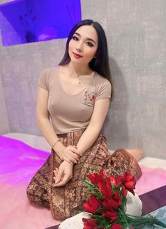 Best Service Massage - Transsexual escort in Dubai Photo 1 of 4