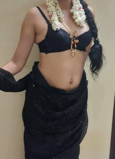 TAMIL GIRLS AND CELEBRITY & MODELS - puta in Coimbatore Photo 4 of 17