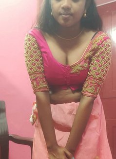 TAMIL GIRLS AND CELEBRITY & MODELS - puta in Coimbatore Photo 16 of 17