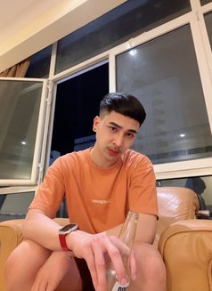 Beth - Acompañantes masculino in Al Manama Photo 2 of 4