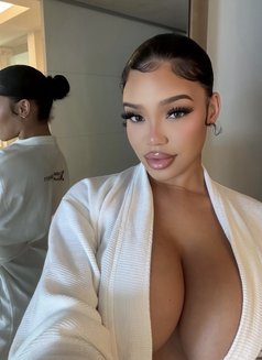 Bethany - escort in Toronto Photo 1 of 4