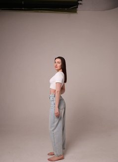 Bettany - escort in Dubai Photo 7 of 10