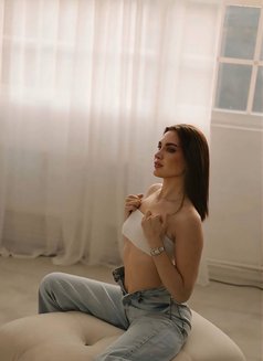 Bettany - escort in Dubai Photo 10 of 10