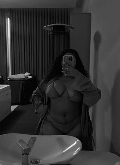 Betty Butter - masseuse in Accra Photo 3 of 4