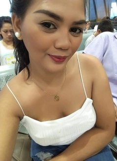 Betty - escort in Makati City Photo 4 of 7