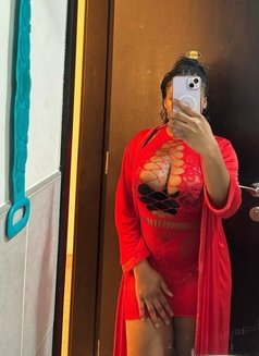 Betty - escort in Dubai Photo 6 of 13