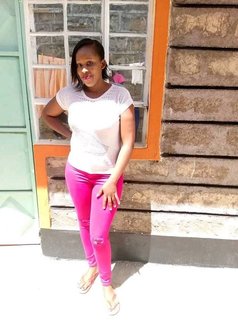 Betty - escort agency in Dammam Photo 1 of 2
