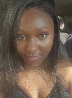 Betty - escort in Nairobi Photo 1 of 3