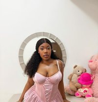 Betty Scarlett - puta in Dubai