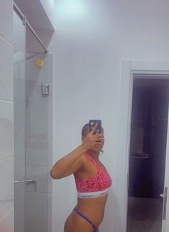 Beverly - escort in Accra Photo 2 of 4