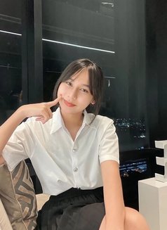 Bew - masseuse in Bangkok Photo 5 of 5