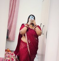 bhabhi available - escort in Noida
